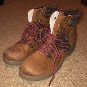 Women’s size 9.5 brown booties